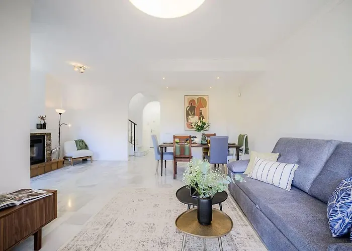 Dom wakacyjny Domillion New Refurb 3bdr 2bath House Az111