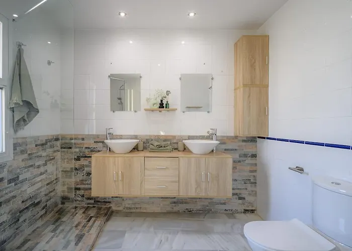 Domillion New Refurb 3bdr 2bath House Az111 *