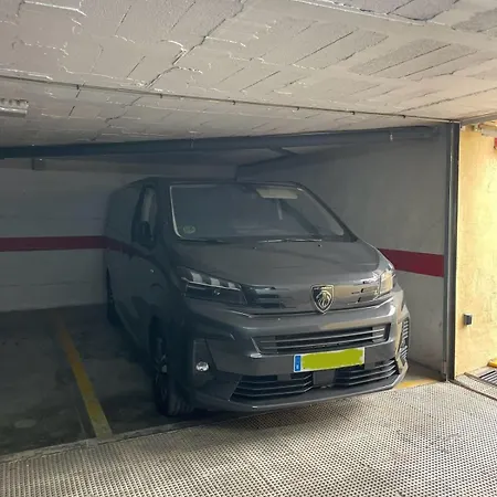 Domillion New Refurb 3bdr 2bath House Az111